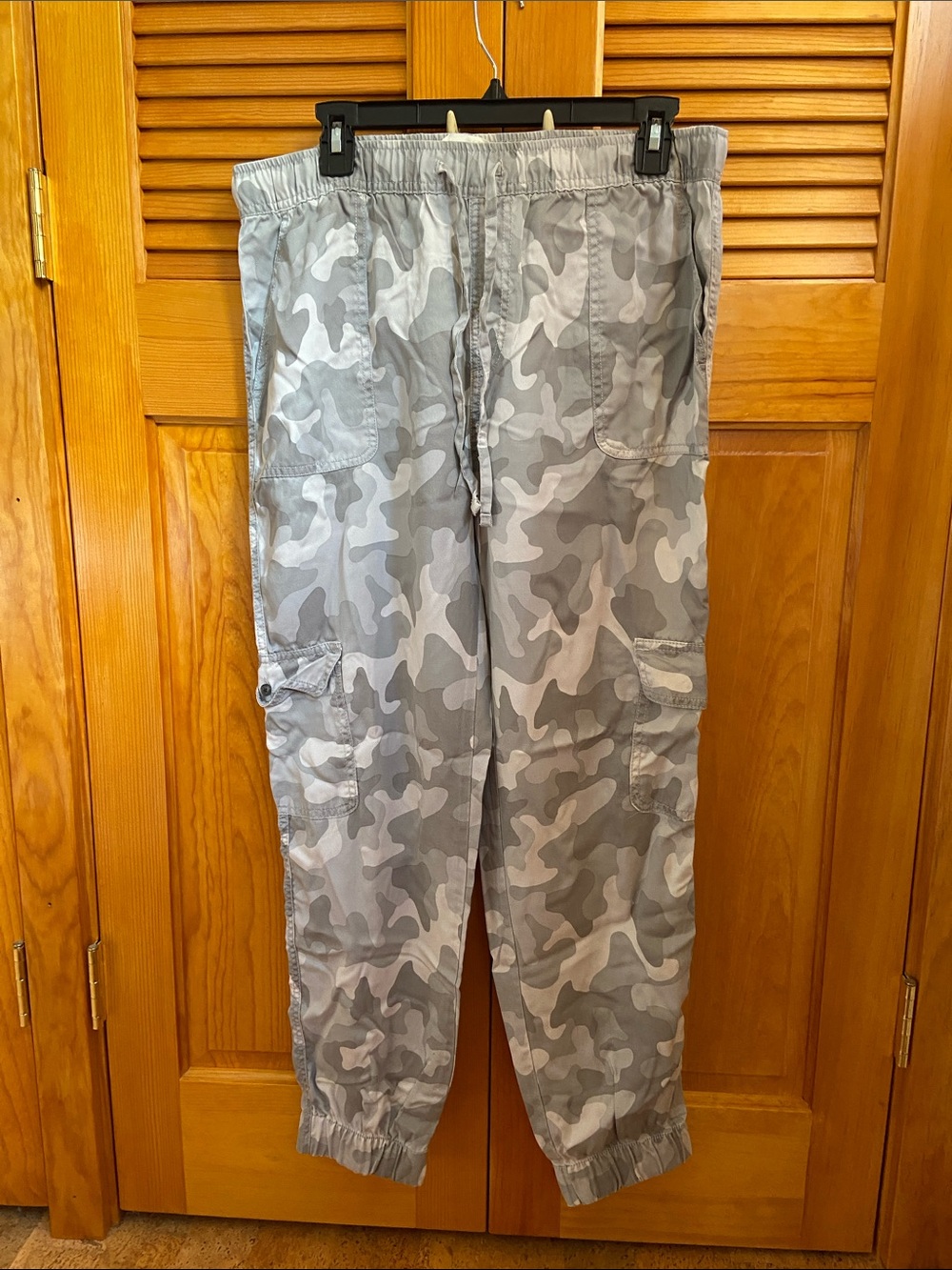 Gray Camo Women's Cargo Jogger Pants – Casual Utility Style
